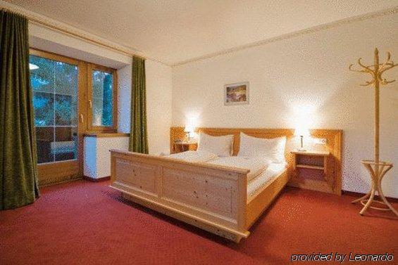 Hotel Reitlwirt Brixen im Thale Room photo