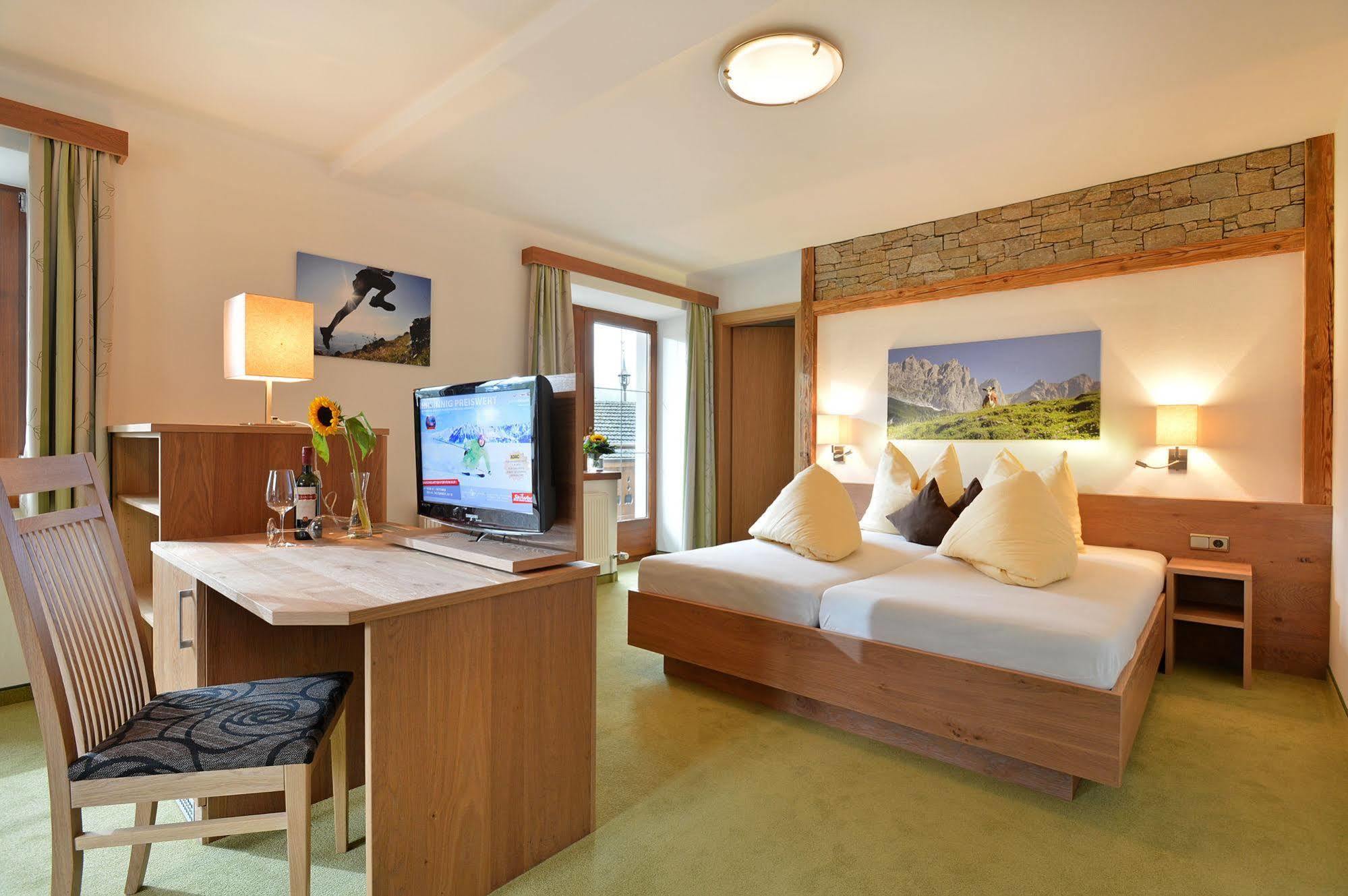 Hotel Reitlwirt Brixen im Thale Exterior photo