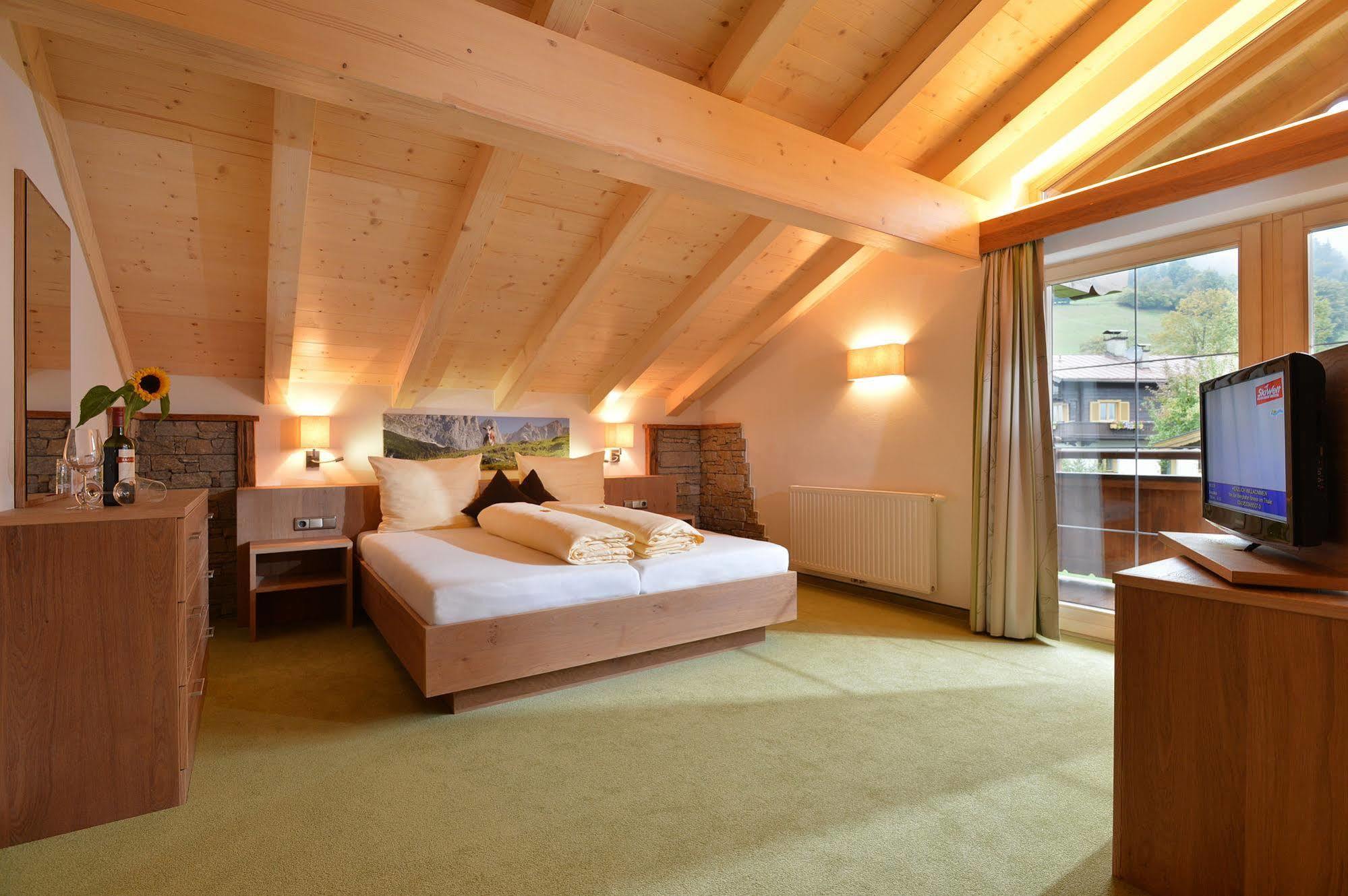 Hotel Reitlwirt Brixen im Thale Exterior photo